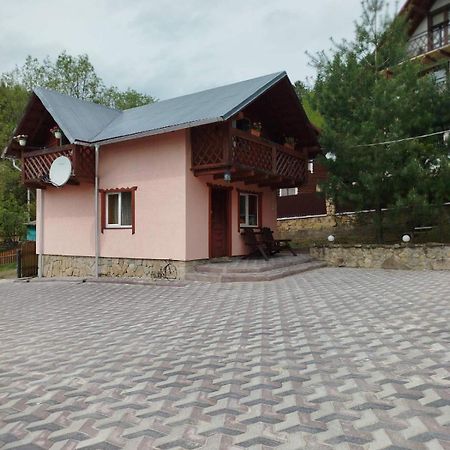 Holiday Home Melodiya Karpat Яремче Екстер'єр фото