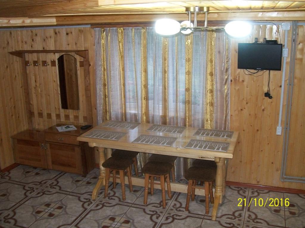 Holiday Home Melodiya Karpat Яремче Екстер'єр фото